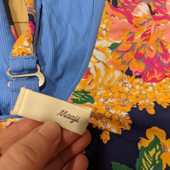 Floral Reversible Plunge Swimsuit - Picture 7 of 9